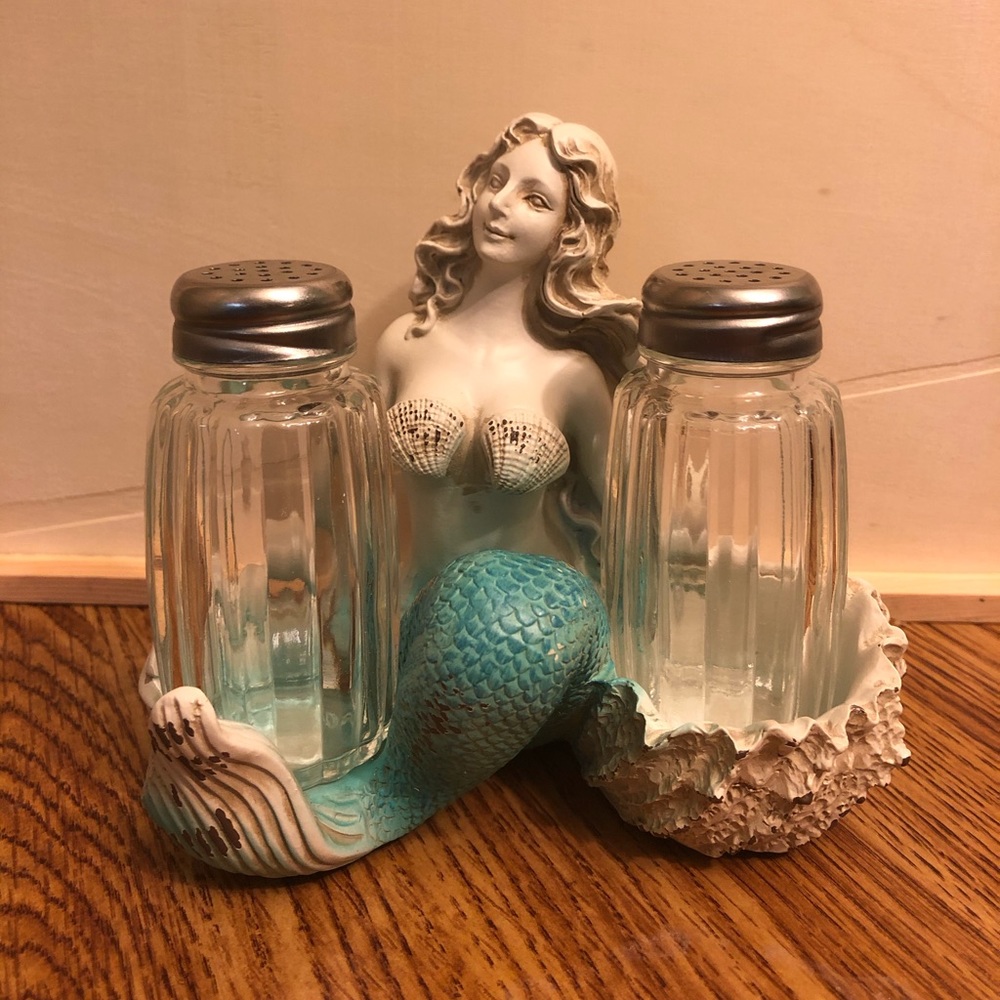 Mermaid salt and pepper shakers